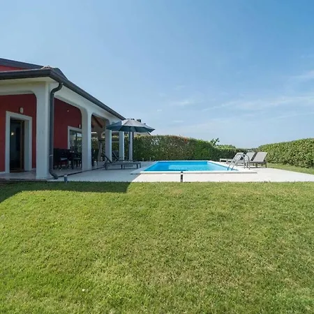 In With Swimming Pool *